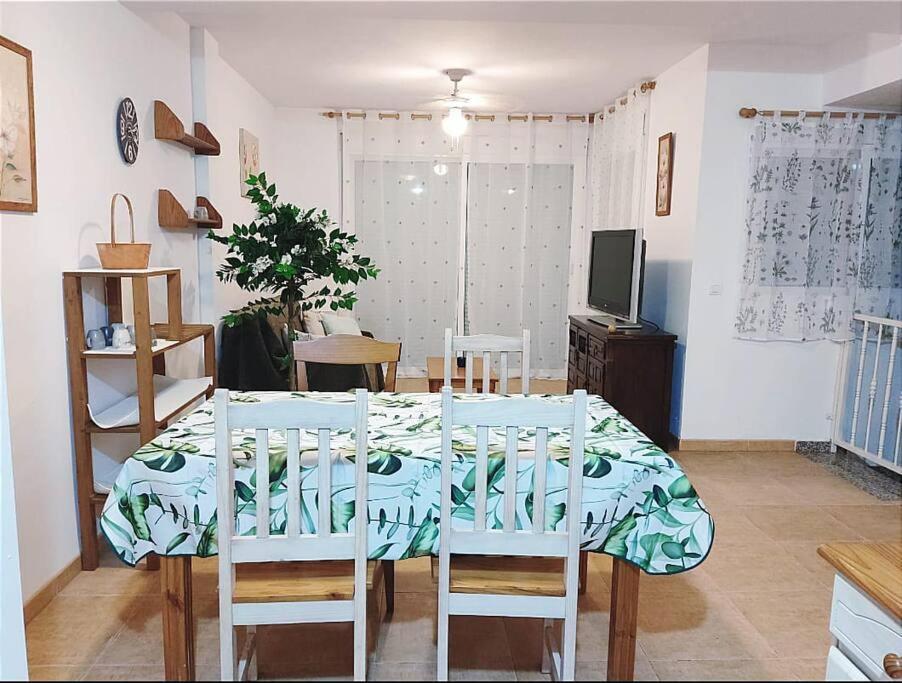 Casa Familiar A Pie De Piscina Villa Vera Luaran gambar