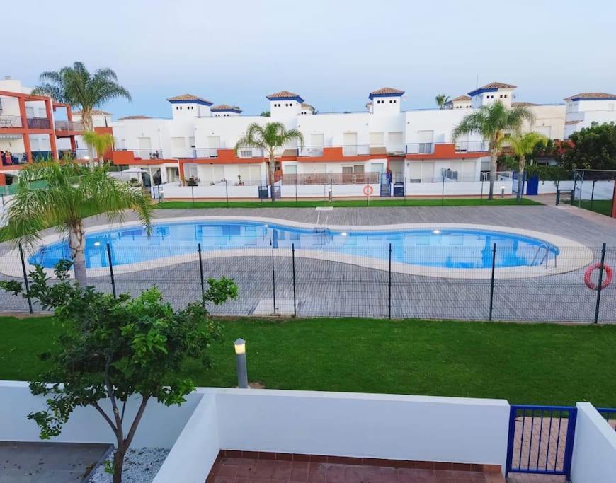 Casa Familiar A Pie De Piscina Villa Vera Luaran gambar