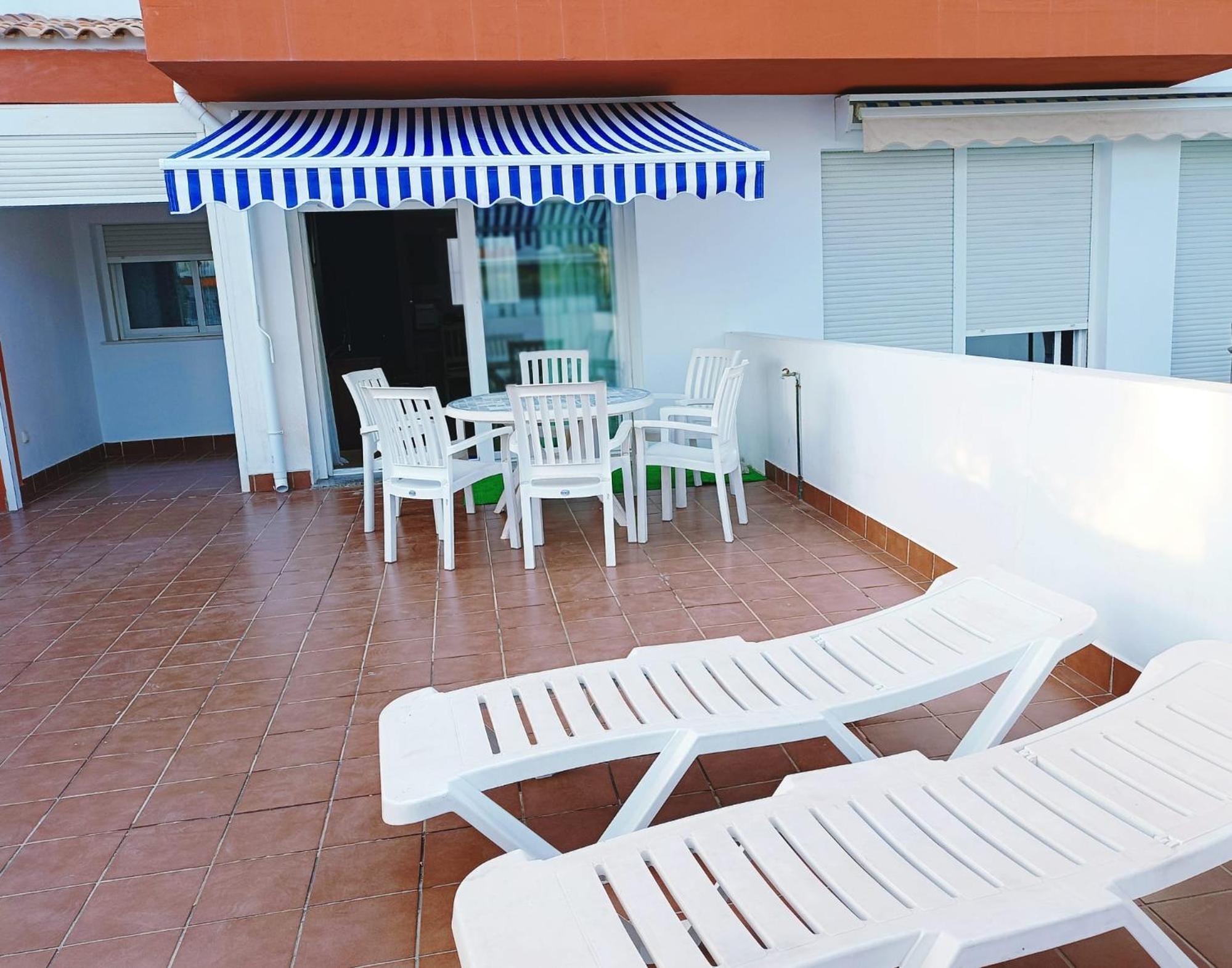 Casa Familiar A Pie De Piscina Villa Vera Luaran gambar