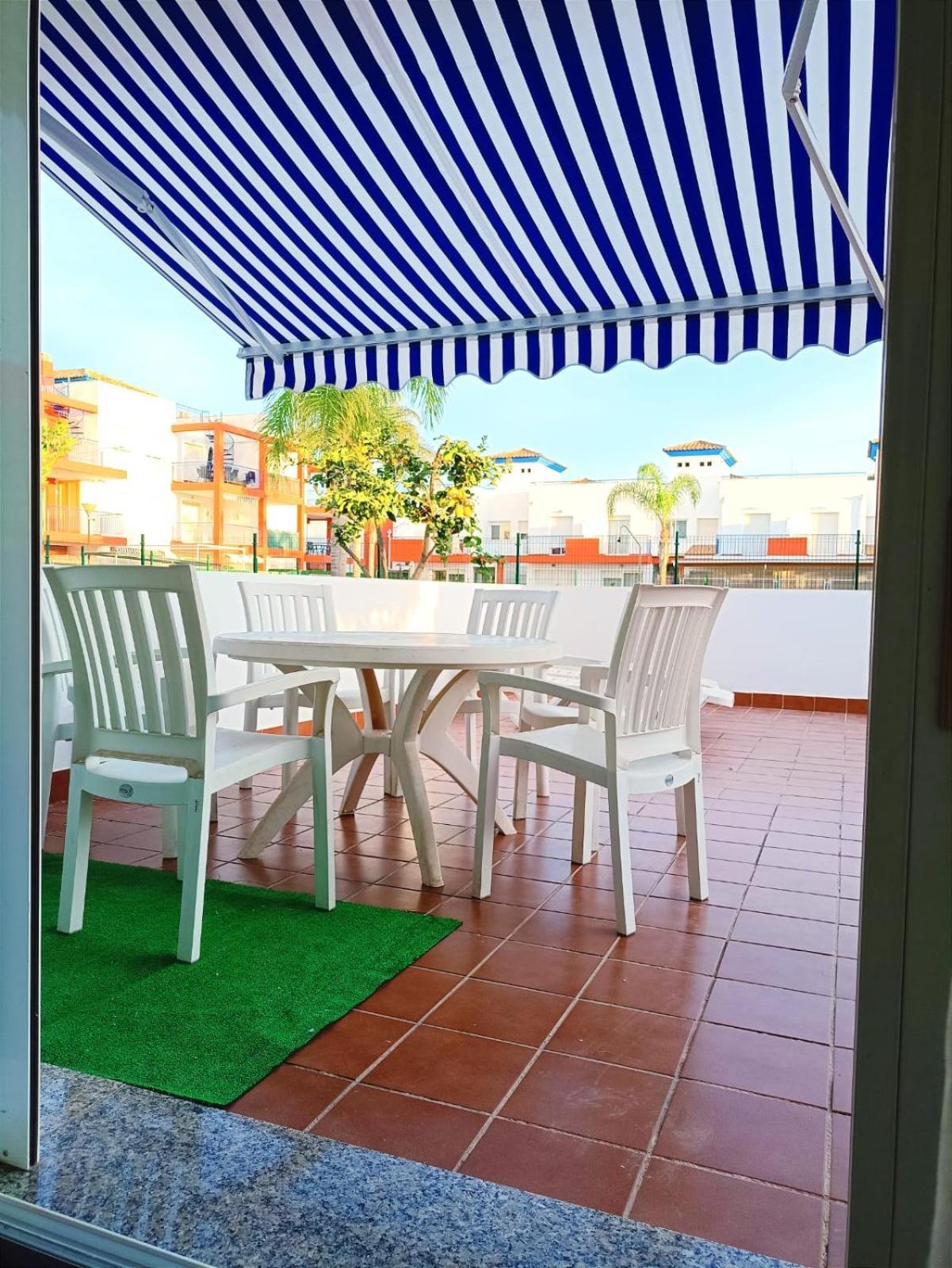 Casa Familiar A Pie De Piscina Villa Vera Luaran gambar